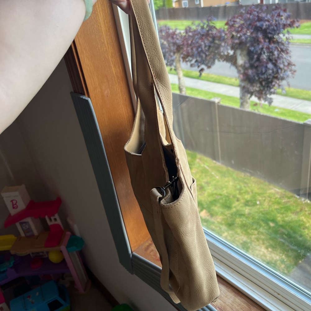 Able Classic Beige Leather Tote Shoulder Bag - Picture 2 of 7